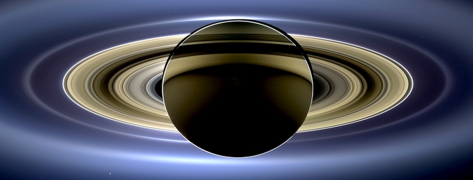 Saturn-odvracena-strana-z-Cassini.jpg
